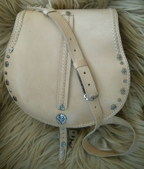 steixner-bormivesz-leatherart-taskaau7b.jpg