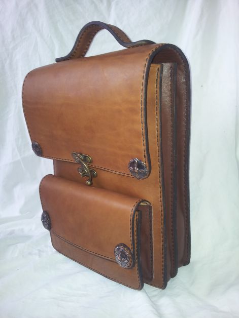 steixner-leatherart_-_allo_taska_1.jpg